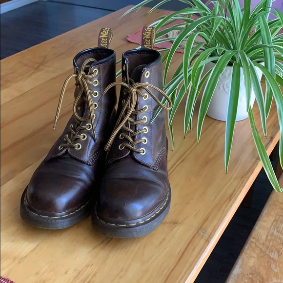 Dr. Martens Shoes - Doc marten 1460 Crazy horse boots